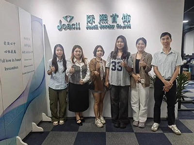 Klienti Myanmaru navštěvují kancelář Guangzhou pro obchod-Připravený výběr šp...